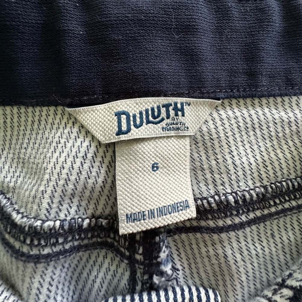 Duluth Rootstock pinstripes shorts size 6 - Picture 6 of 14